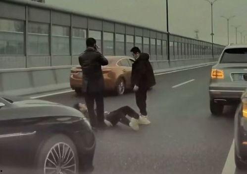 宾利最新爆料事件视频,揭秘高端豪车背后的惊人真相! 第1张 宾利最新爆料事件视频,揭秘高端豪车背后的惊人真相! 第1张